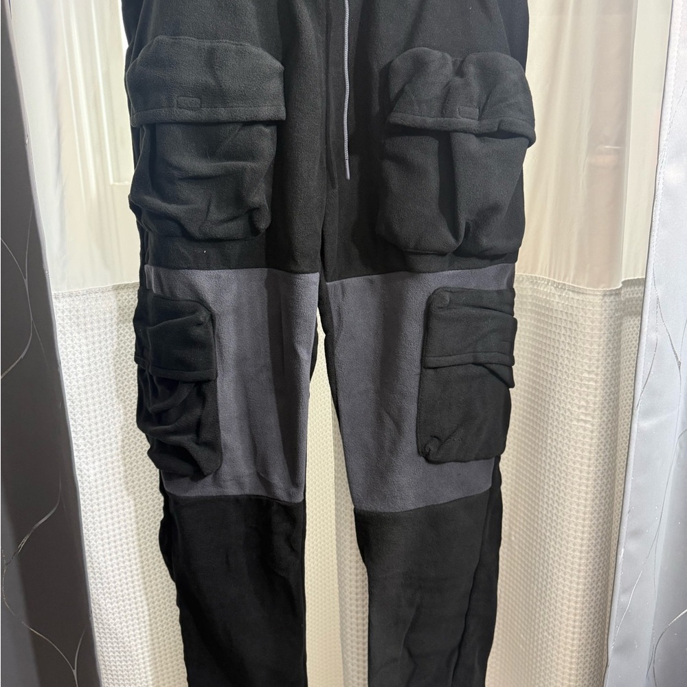 Men's Black and Gray Cargo Pants